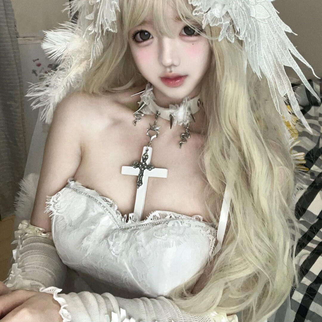 Y2K Heavy Metal Rivet Choker Necklace with Crossbone Pendant - Gothic Lolita Accessory for Cool Girls