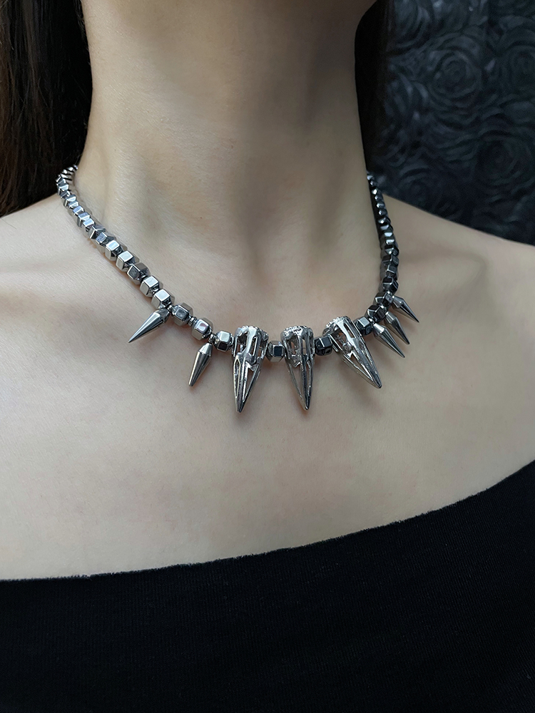 Y2K Hip-Hop Stud Necklace for Men and Women, Punk Clavicle Chain, Trendy Spicy Girl Subculture Neck Accessory Y2K Hip-Hop Stud Necklace for Men and Women, Punk Clavicle Chain, Trendy Spicy Girl Subculture Neck Accessory