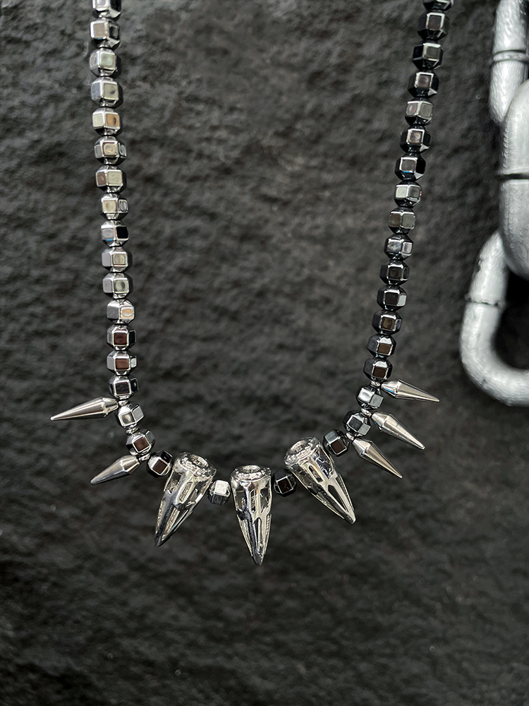 Y2K Hip-Hop Stud Necklace for Men and Women, Punk Clavicle Chain, Trendy Spicy Girl Subculture Neck Accessory Y2K Hip-Hop Stud Necklace for Men and Women, Punk Clavicle Chain, Trendy Spicy Girl Subculture Neck Accessory
