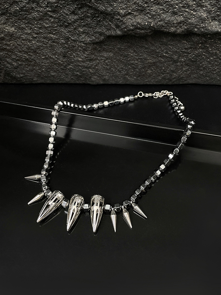 Y2K Hip-Hop Stud Necklace for Men and Women, Punk Clavicle Chain, Trendy Spicy Girl Subculture Neck Accessory Y2K Hip-Hop Stud Necklace for Men and Women, Punk Clavicle Chain, Trendy Spicy Girl Subculture Neck Accessory