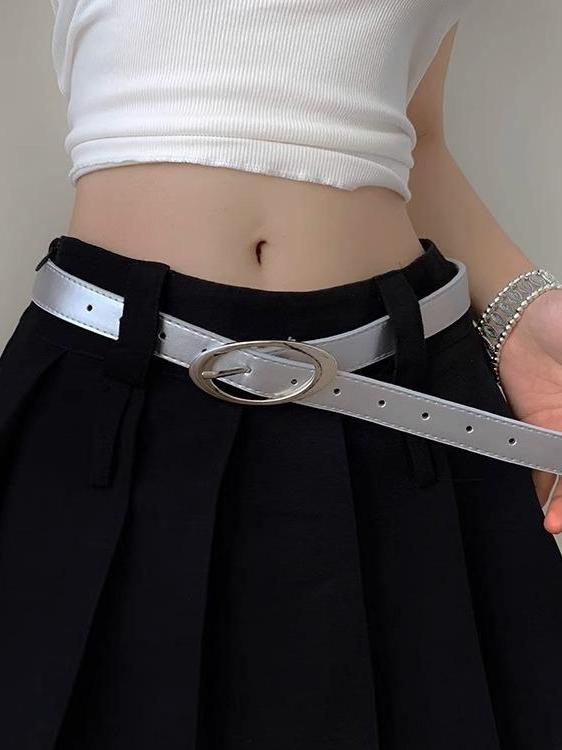 Y2K Hot Girl Hardware Moon Belt - Retro Distressed Crescent Design for Skirts and Fashion Accessories Y2K Hot Girl Hardware Moon Belt - Retro Distressed Crescent Design for Skirts and Fashion Accessories