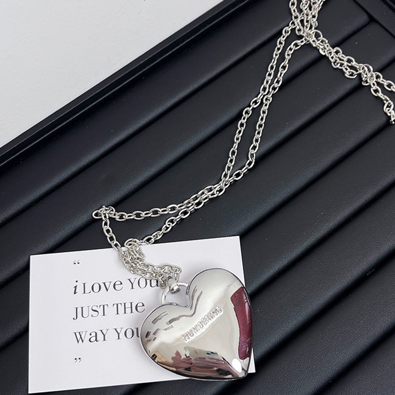 Y2K Metal Heart Necklace for Spicy Girls, Clavicle Sweater Chain & Star Girl Waist Chain Accessory, Niche Design Fashion Jewelry