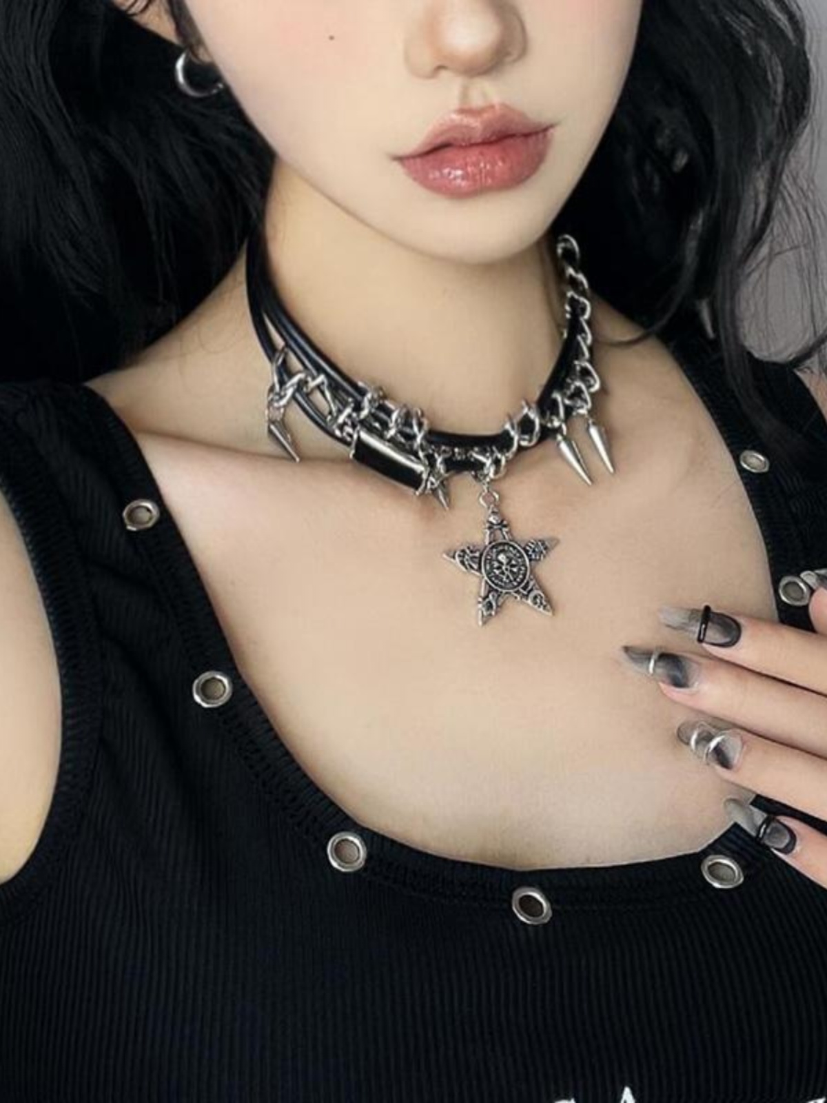 Y2K Star Studded Choker Necklace - Multi-Layered Dark Aesthetic Clavicle Chain for Trendy Subculture Style