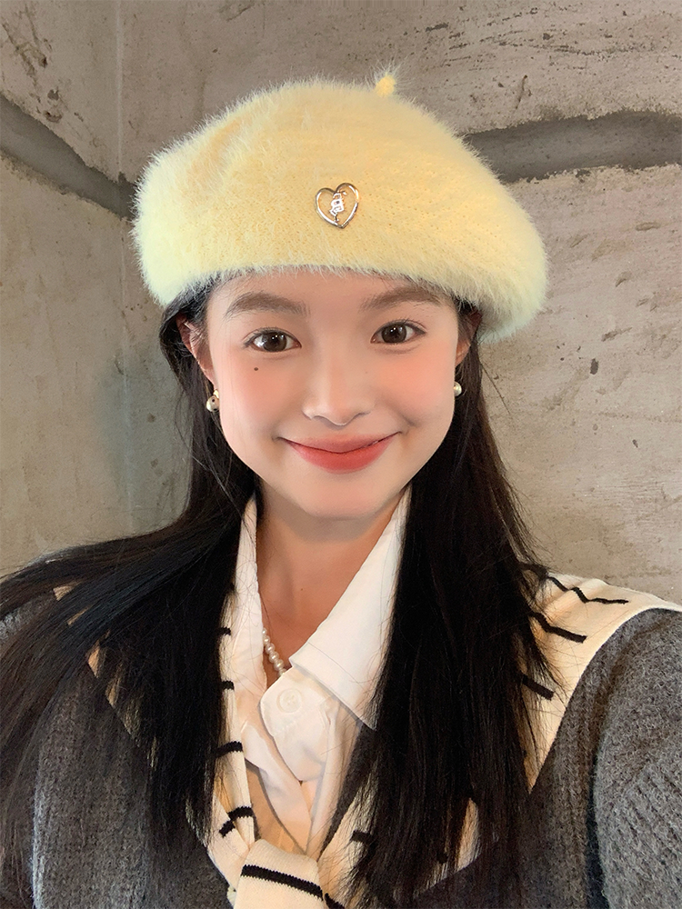 Yellow Beret for Women - Original Autumn/Winter Style, Large Head Circumference, Versatile Painter's Hat, Face-Slimming Design Yellow Beret for Women - Original Autumn/Winter Style, Large Head Circumference, Versatile Painter's Hat, Face-Slimming Design