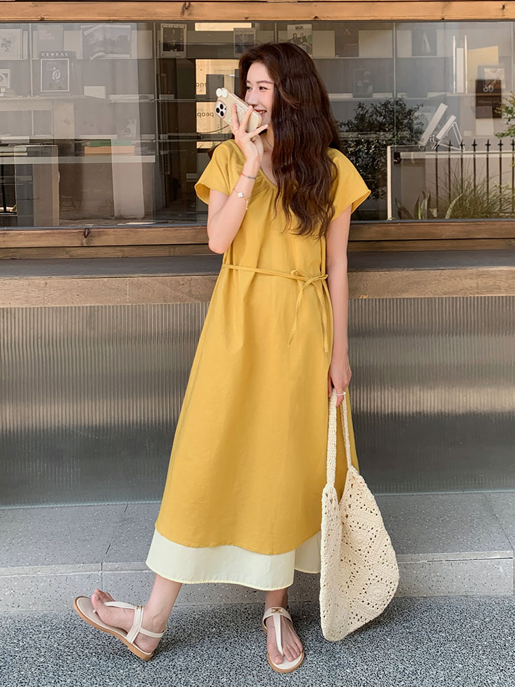 Yellow Color-Blocked V-Neck A-Line Dress for Women – 2025 Summer Japanese Style High-End Artistic Temperament Yellow Color-Blocked V-Neck A-Line Dress for Women – 2025 Summer Japanese Style High-End Artistic Temperament