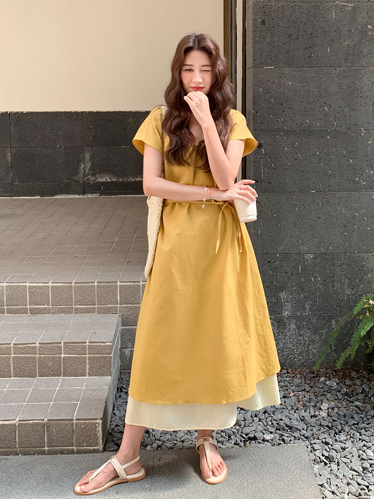 Yellow Color-Blocked V-Neck A-Line Dress for Women – 2025 Summer Japanese Style High-End Artistic Temperament Yellow Color-Blocked V-Neck A-Line Dress for Women – 2025 Summer Japanese Style High-End Artistic Temperament