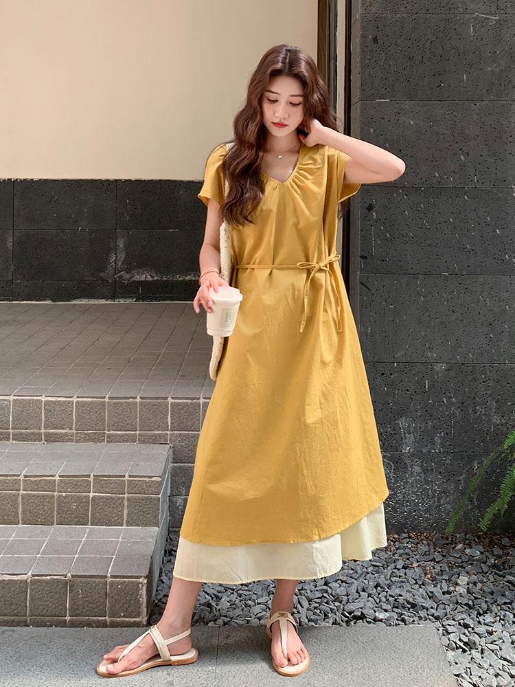 Yellow Color-Blocked V-Neck A-Line Dress for Women – 2025 Summer Japanese Style High-End Artistic Temperament Yellow Color-Blocked V-Neck A-Line Dress for Women – 2025 Summer Japanese Style High-End Artistic Temperament