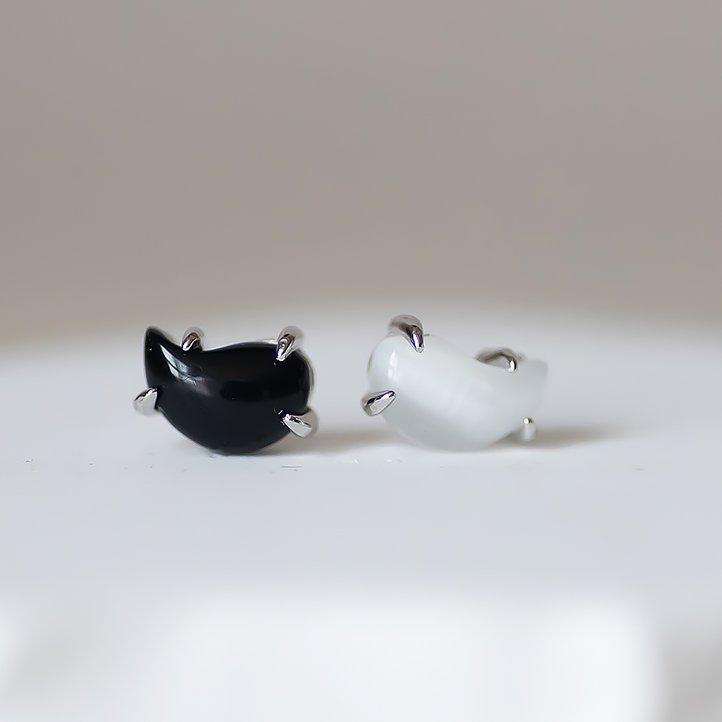 Yin Yang Water Drop Shape Black Agate Cat Eye Stone Earrings in S925 Silver - Vintage Unisex Design Yin Yang Water Drop Shape Black Agate Cat Eye Stone Earrings in S925 Silver - Vintage Unisex Design