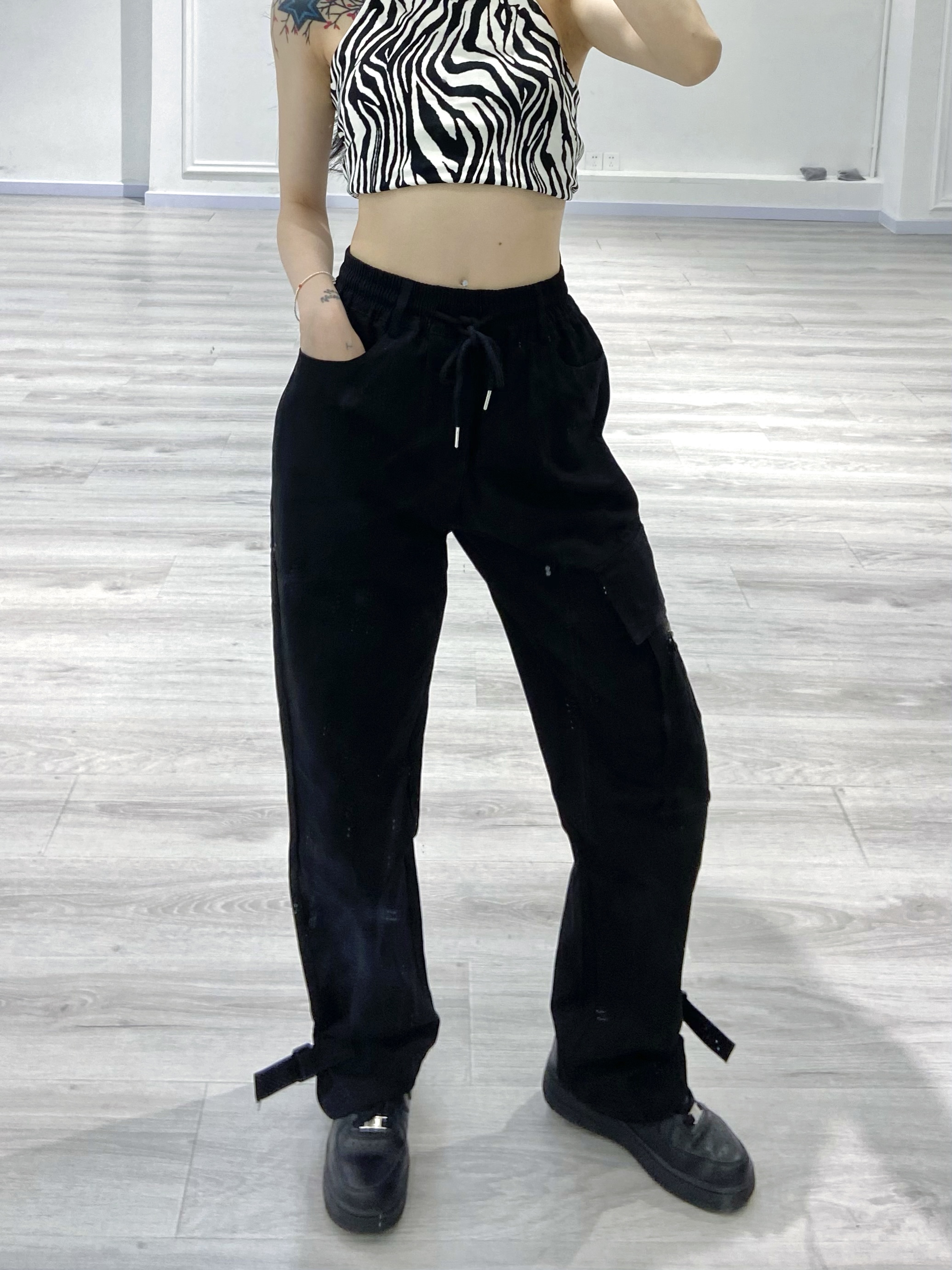 Zebra Print Halter Crop Top - Backless Tie-Up Design, Sexy European & American Style, Trendy Y2K Fashion Zebra Print Halter Crop Top - Backless Tie-Up Design, Sexy European & American Style, Trendy Y2K Fashion